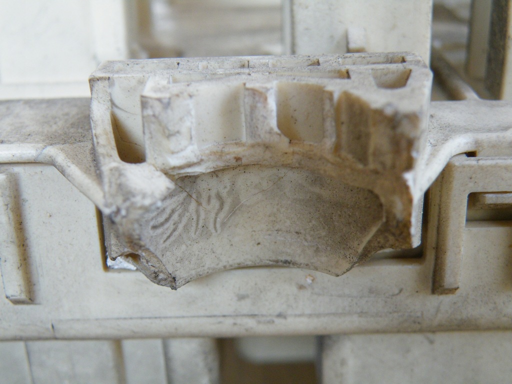 фото №10, Lexus is-200 is200 2.0 коробка предохранителей 89221-53050