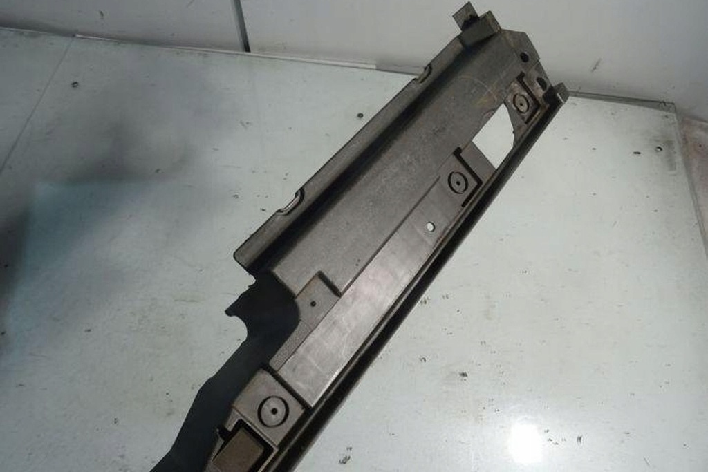 фото №8, Защита замка крышки audi q7 4l 4l0863527 3.0l дизель 171kw 2007