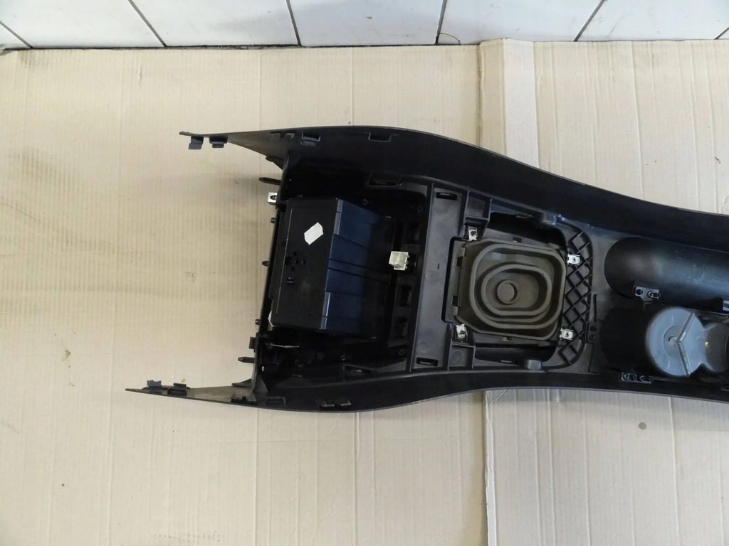 фото №12, Vw golf v plus 2006 тунель середній салону