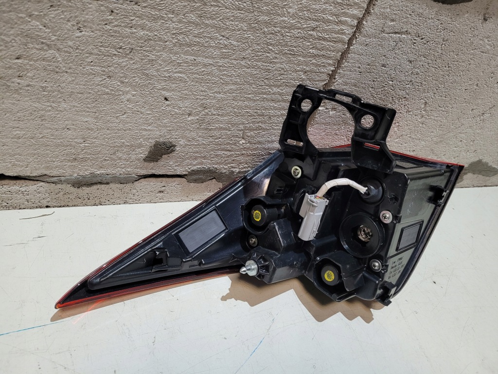 Лампа правый задняя lexus ux 250h led Киев