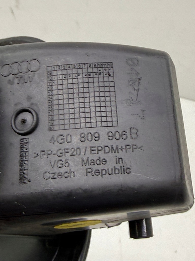 фото №14, Audi a6 c7 крышка заливной топлива + основание заливной топлива цвет lx7w