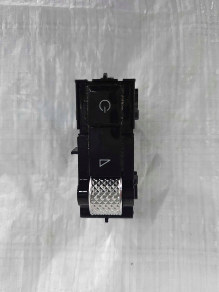 фото №1, Кнопка консоли центральной ds4 crossback ii 98325348xu