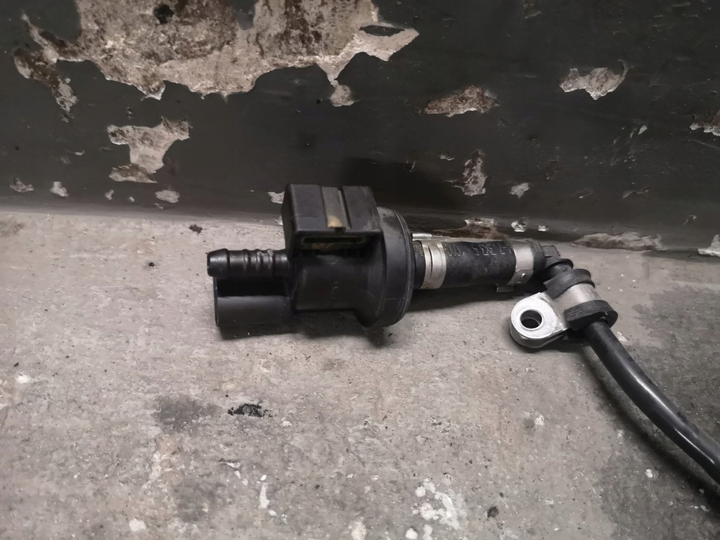 фото №5, Клапан вакуумa audi a4 b7 2.0 tfsi 06f133781m