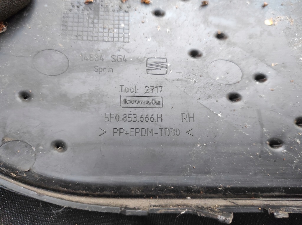 фото №8, Решётка бампера правая seat leon 5f0853666h