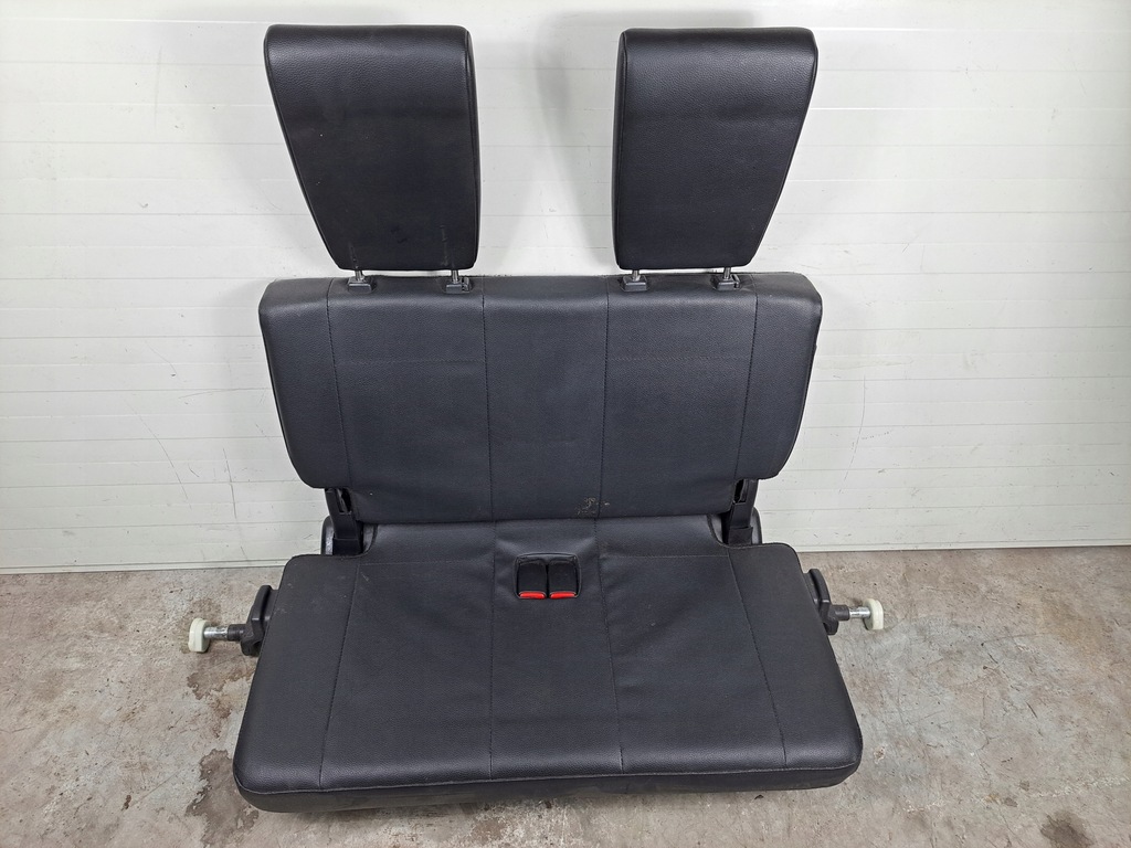 фото №1, Заднее сиденье задняя iii 3 ряд кожа mitsubishi pajero iv