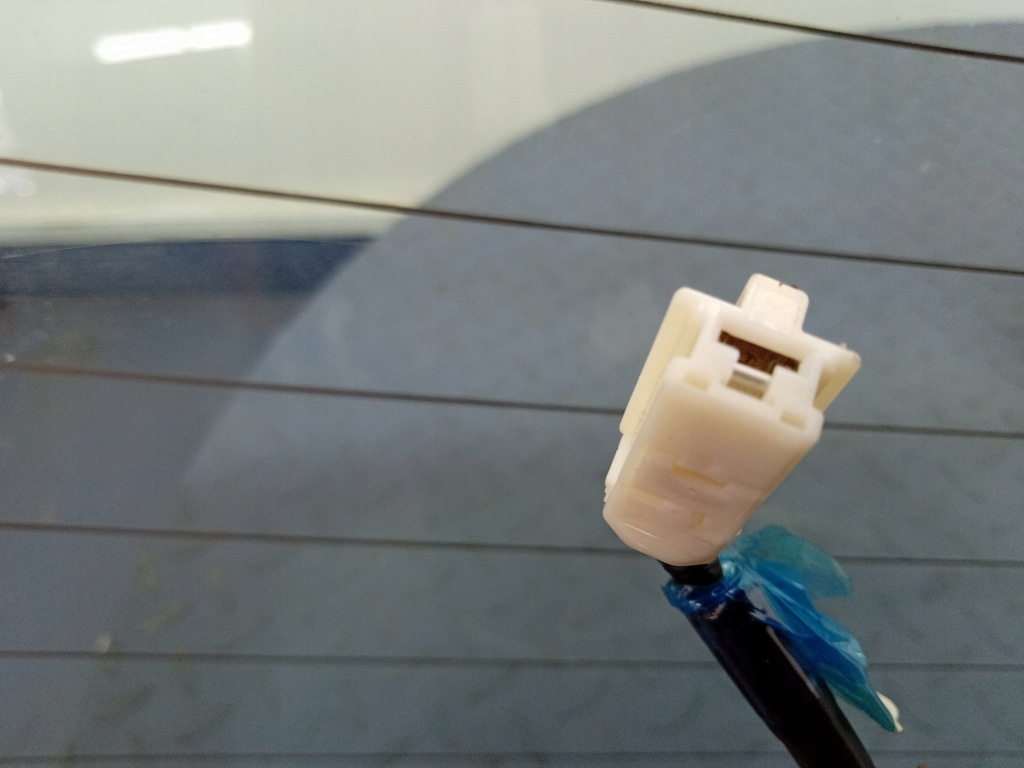 фото №4, Toyota avensis t27 t29 kombi стекло задняя