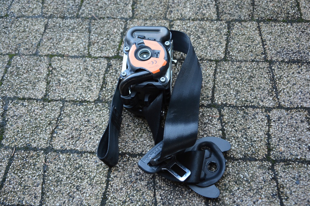 фото №1, Pas безопасности перед левый audi a3 8v3857705d