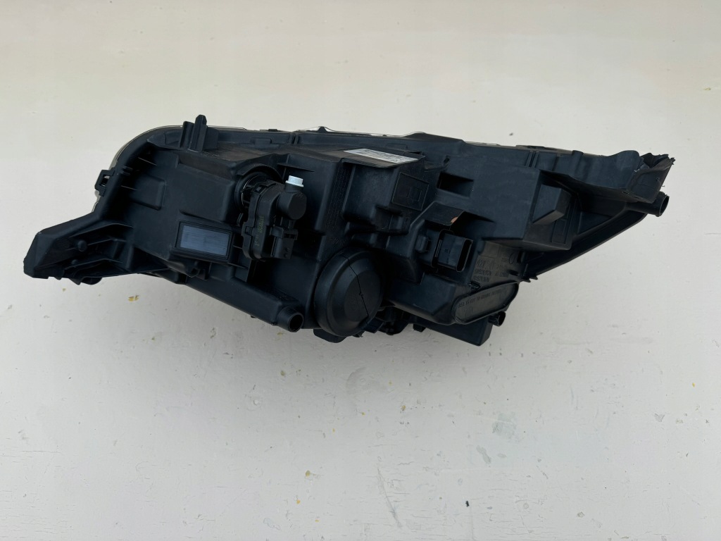 Peugeot 2008 2 2 19-23r фара правий правий перед led 9833036180 / l90123736 Ціна