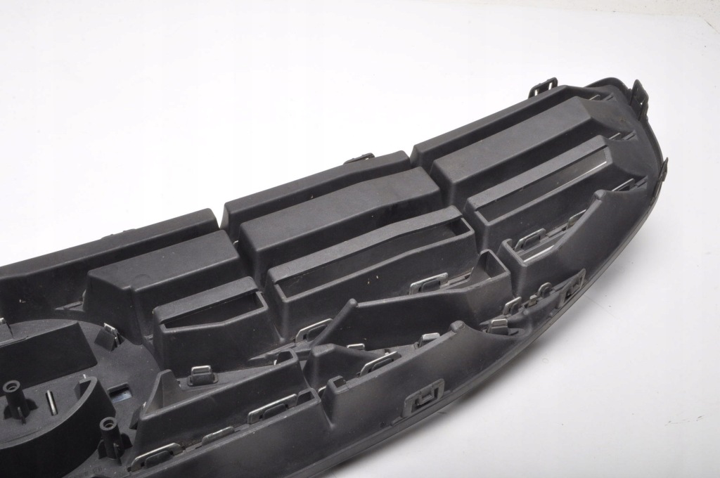 Volvo v60 рестайлінг  решітка радіатора решітка радіатора решітка радіатора 31349928 31349931 31386498 Оригінал