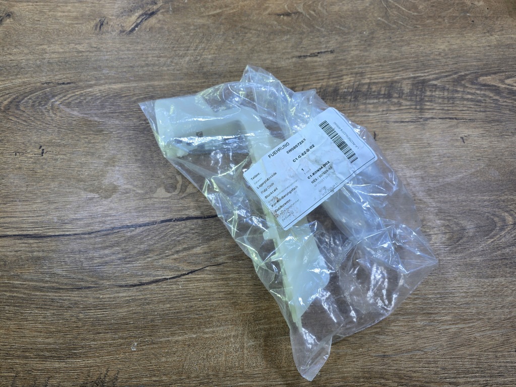 Купить Audi a4 b9 8w направляющая бампера левый 8w0807283