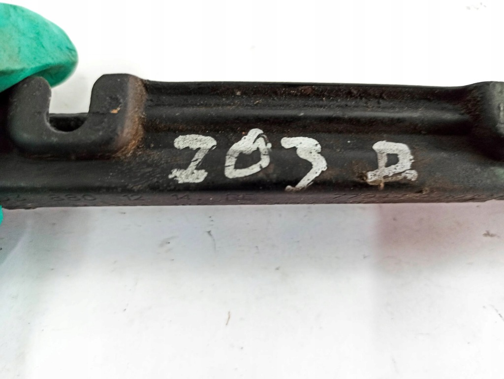 фото №10, Mercedes-benz c w203 2004 права сторона елементи кріпильні