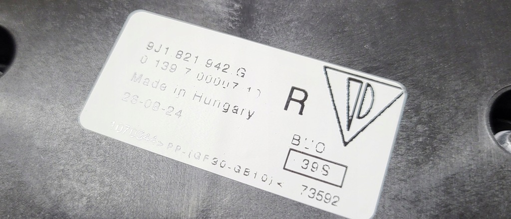 фото №13, Porsche taycan 9j1 разъём зарядки 9j1821942g