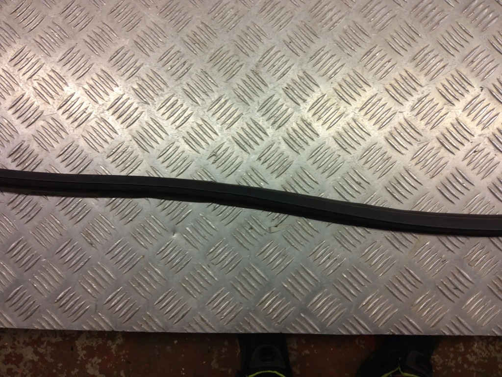 фото №8, Kia niro 2021 гумовий прокладка двері передніх