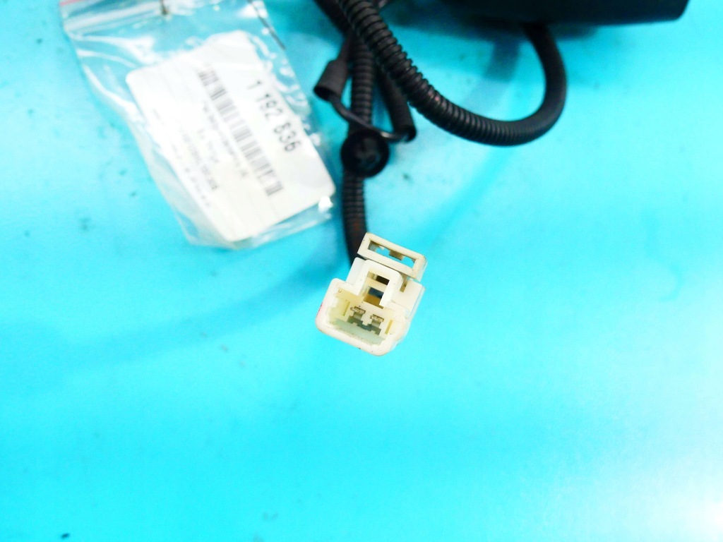 фото №6, Кліпса кліпса поперечина перед права kia venga lift 16r