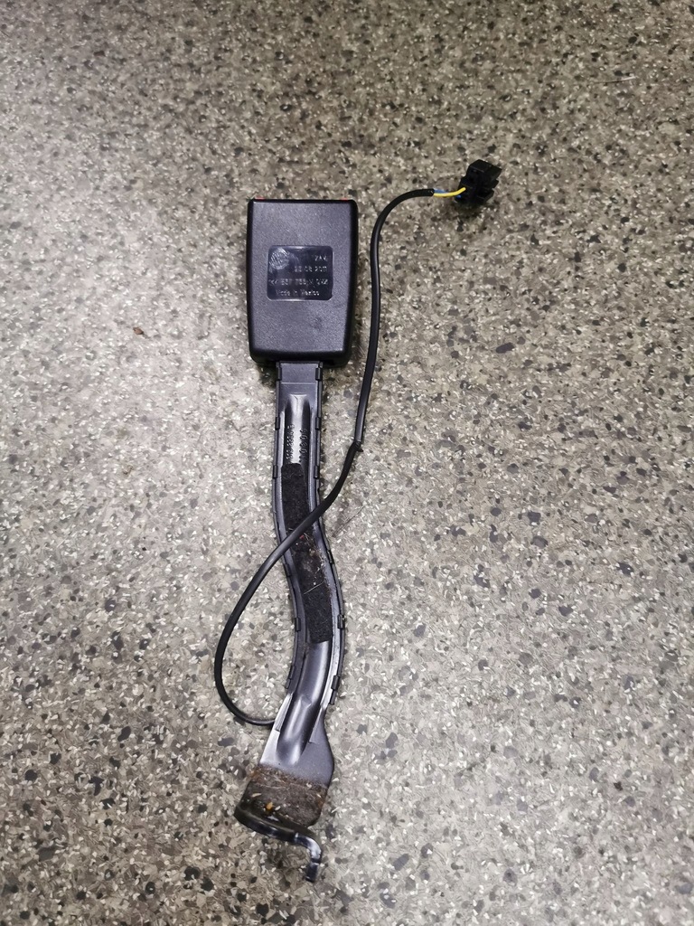 фото №1, Клипса поперечина безопасности левый 1k4857755m