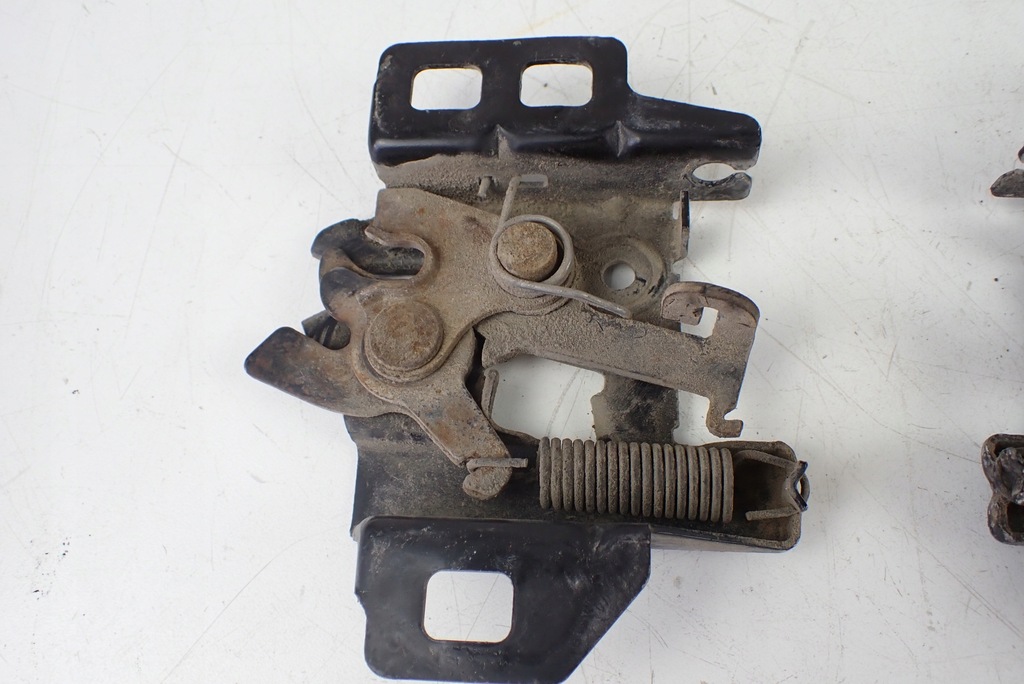 фото №6, Corvette c5 замок засов капот перед капот блокировка