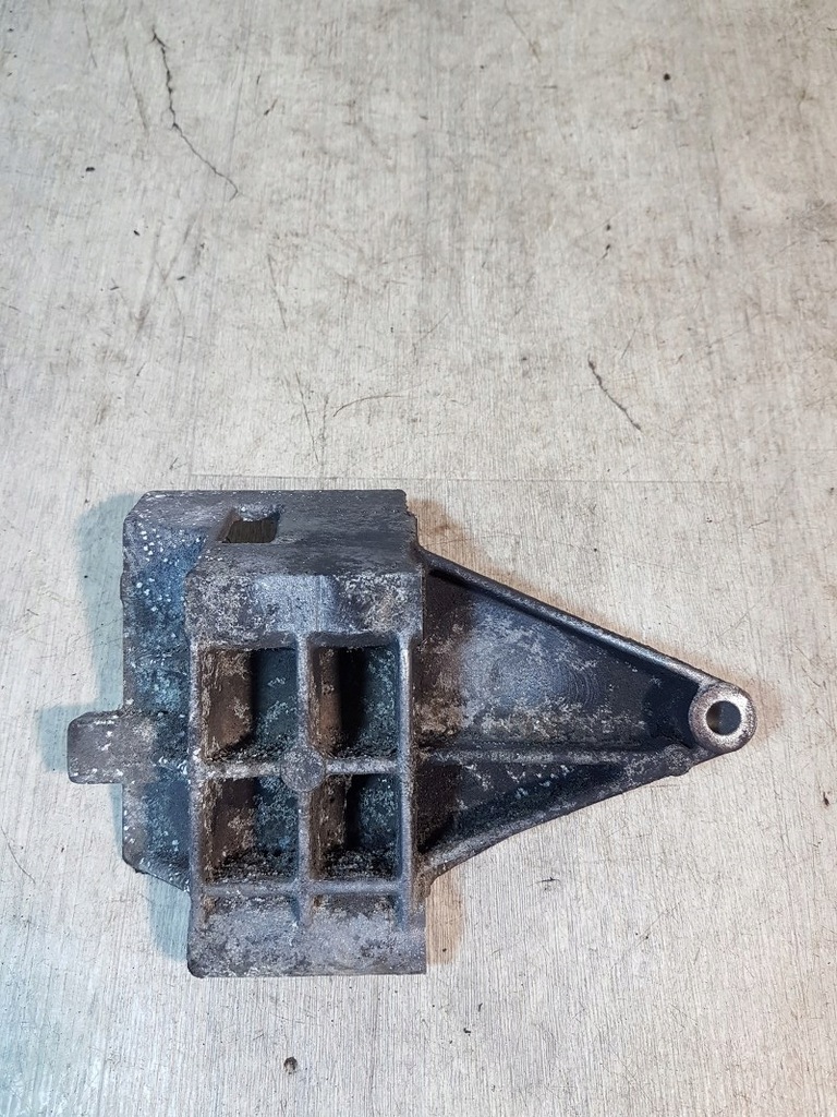 фото №1, Кронштейн двигуна vw lt lift 2.4 td