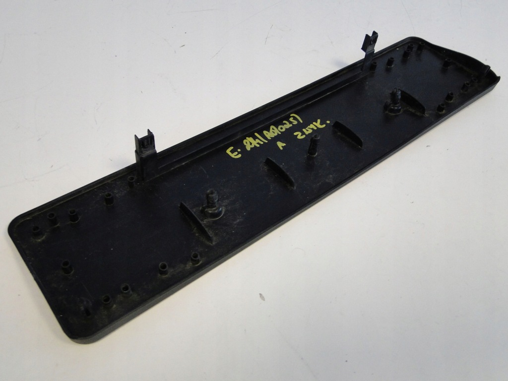 Mercedes подкладка под номерной знак регистрационная европа e klasa 214 w214 s214 с Разборки