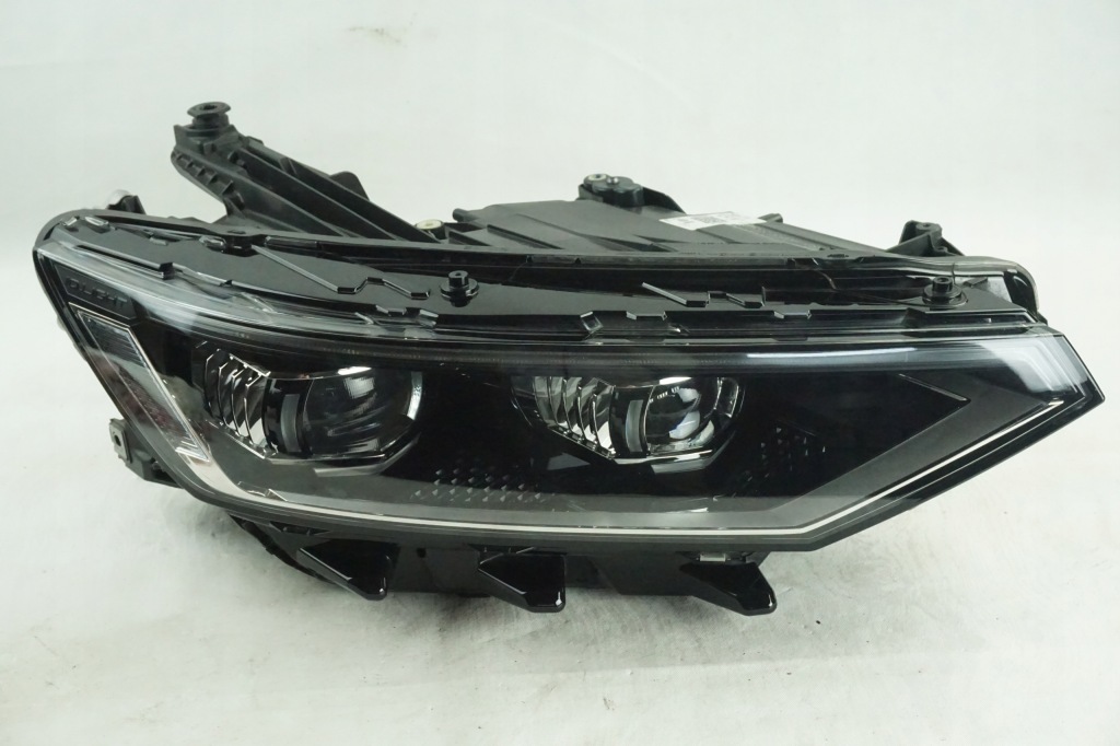 фото №1, Лампа правая vw passat b8 led 3g1941082p europa