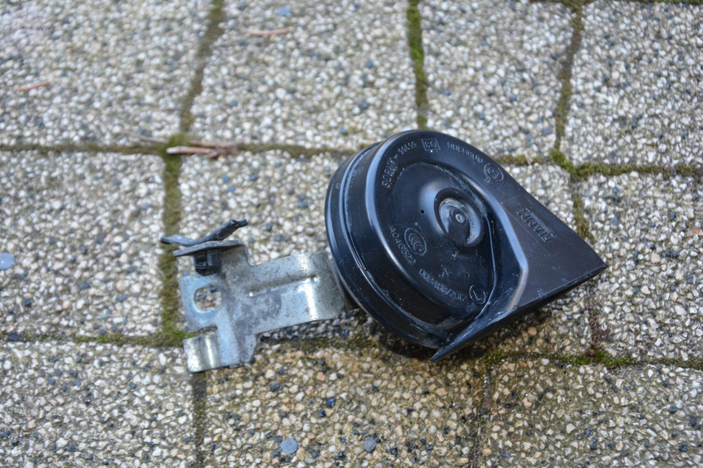 Купить Клаксон сигнал звуковой vw passat b8 3q0951221