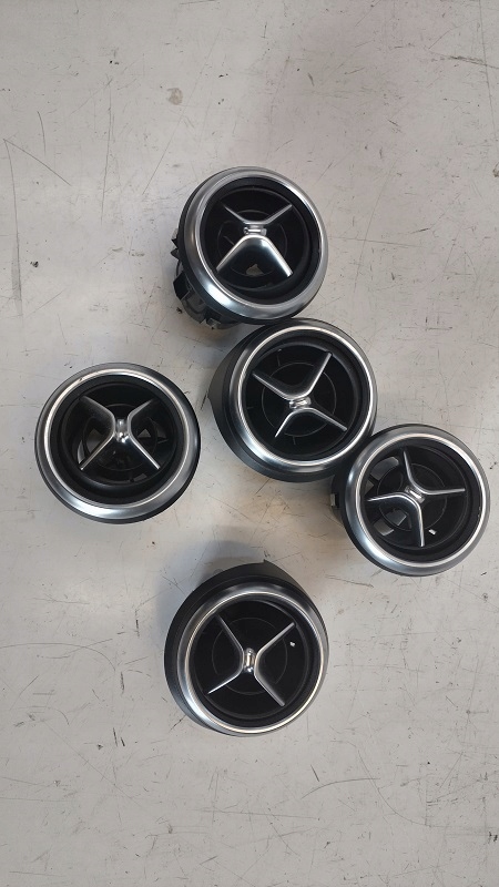 фото №1, Mercedes a klasa 176 решітка обдув