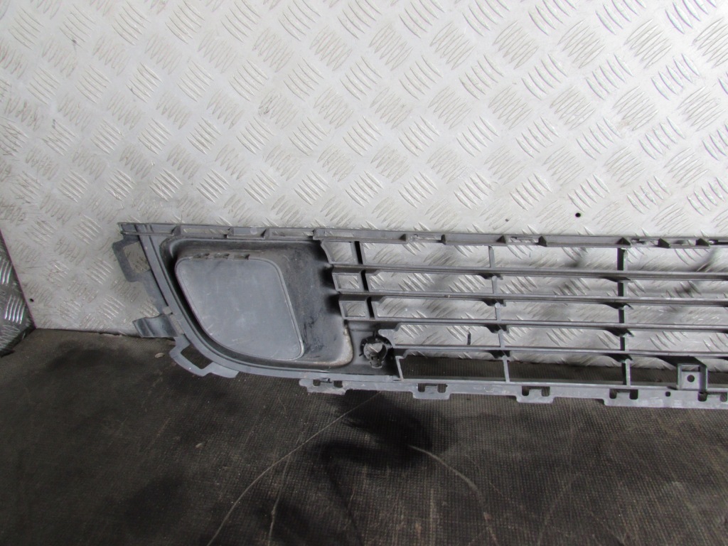 Решётка радиатора бампера перед 9681052677 citroen c5 x7 08-12r. с Разборки