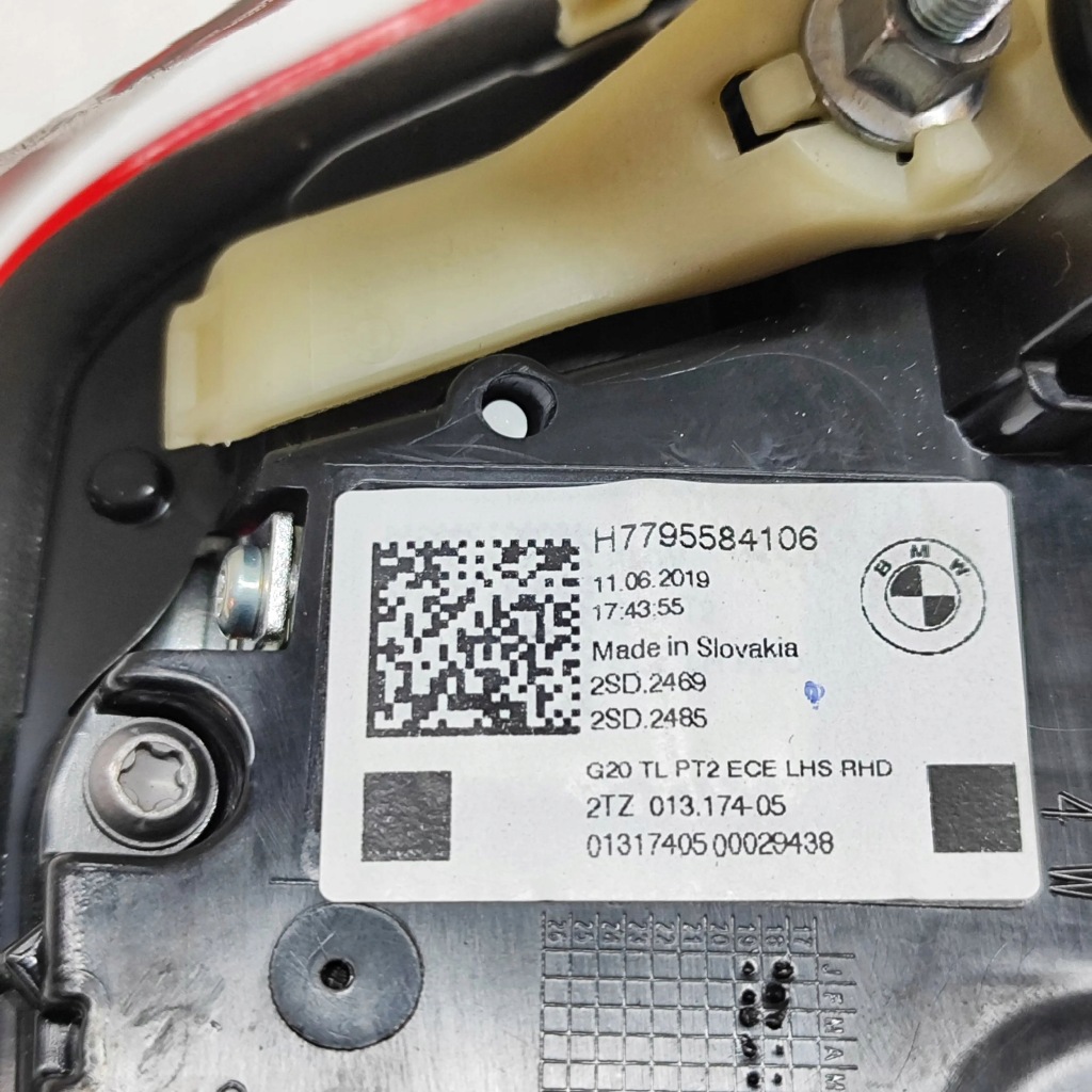 фото №7, Bmw 3 g20 g21 2019 ліва сторона лампи задній кришки багажника