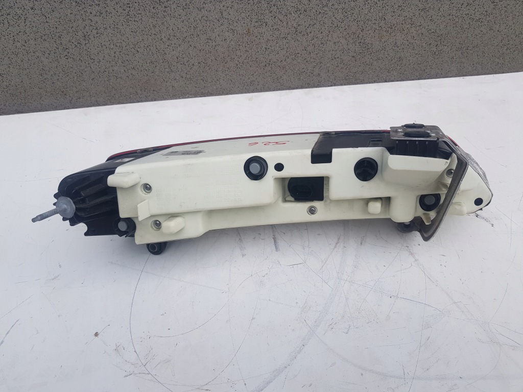 фото №4, Лампа задняя задняя правая audi r8 matrix 4s0945096 bardzo ładna