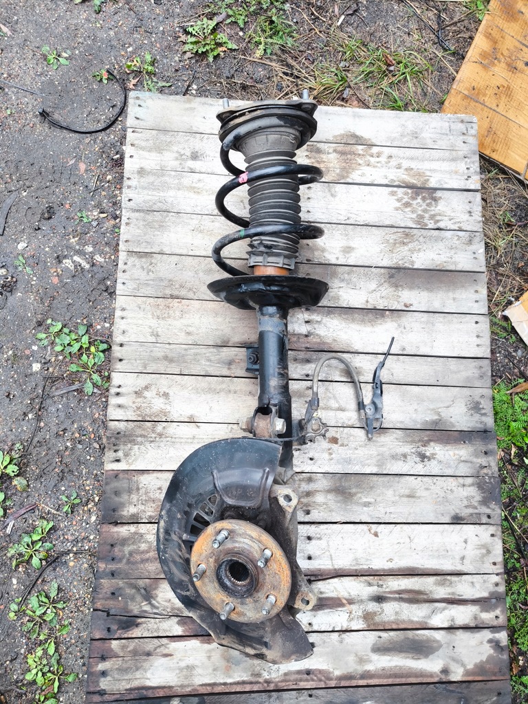 фото №1, Toyota rav4 v поворотний кулак амортизаторна стійка правий перед