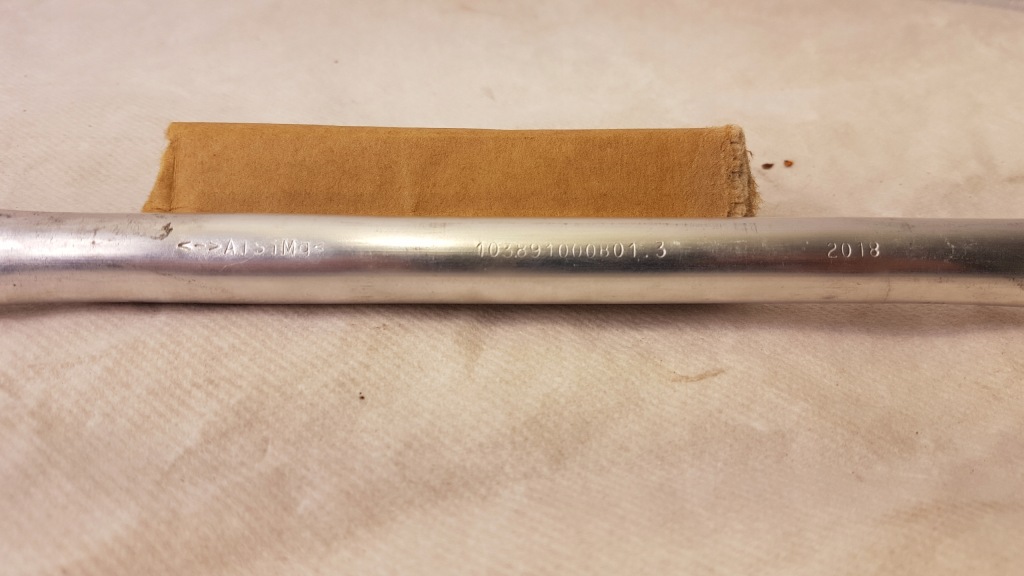 Кронштейн розпірка поперечина передній tesla model s Доставка