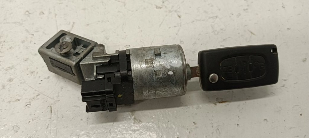 Купити Pilot ключ замок запалювання citroen c5 iii x7 07-18r.