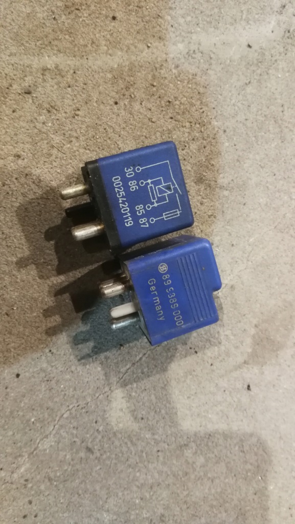 фото №1, Niebieski реле керування вентилятора mercedes w140