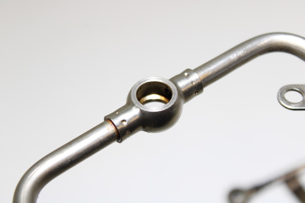 Bmw f10 f01 f02 750i 550i n63 шланг масляный turbo 11427599233 Киев