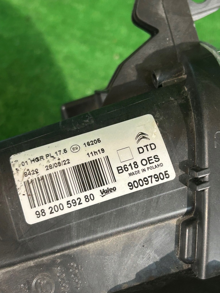 фото №6, Фара правый перед citroen c3 iii nr:90