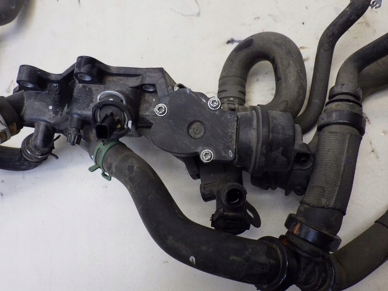 фото №6, Корпус термостата патрубок труба scenic iii 1.2 tce