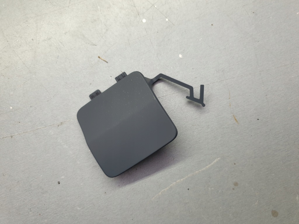 фото №1, Cayenne iii coupe gts заглушка бампера фаркоп правая