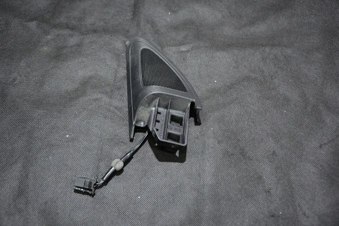 фото №1, Динамик треугольник дверь vw golf vi cabrio 5k7035411a
