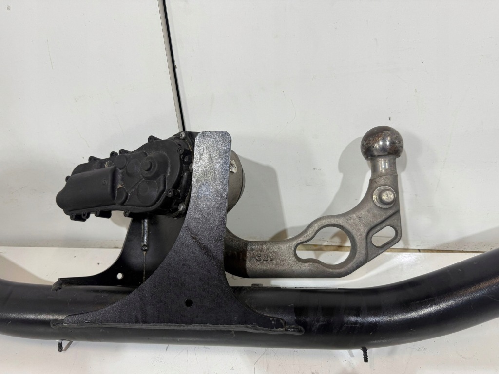 фото №9, Volvo ex30 2025 задняя hak буксировочный электрический 8893083386