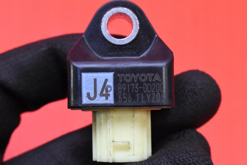 Датчик ударний боковий 89173-0d200 toyota yaris cross 20- Зі Шроту