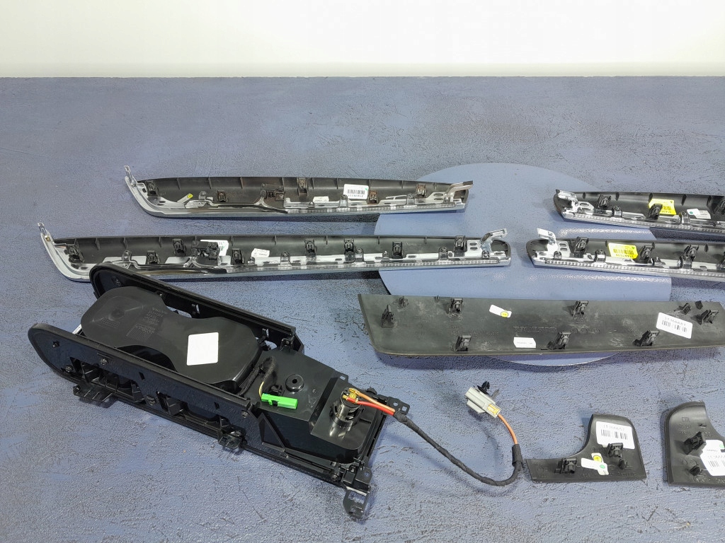 фото №8, Volvo s90 ii long накладки декори салону led inscription 31377368