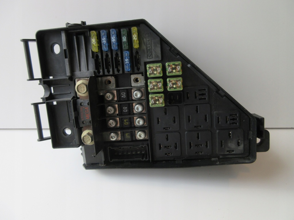 фото №1, Коробка запобіжників land rover freelander yqe