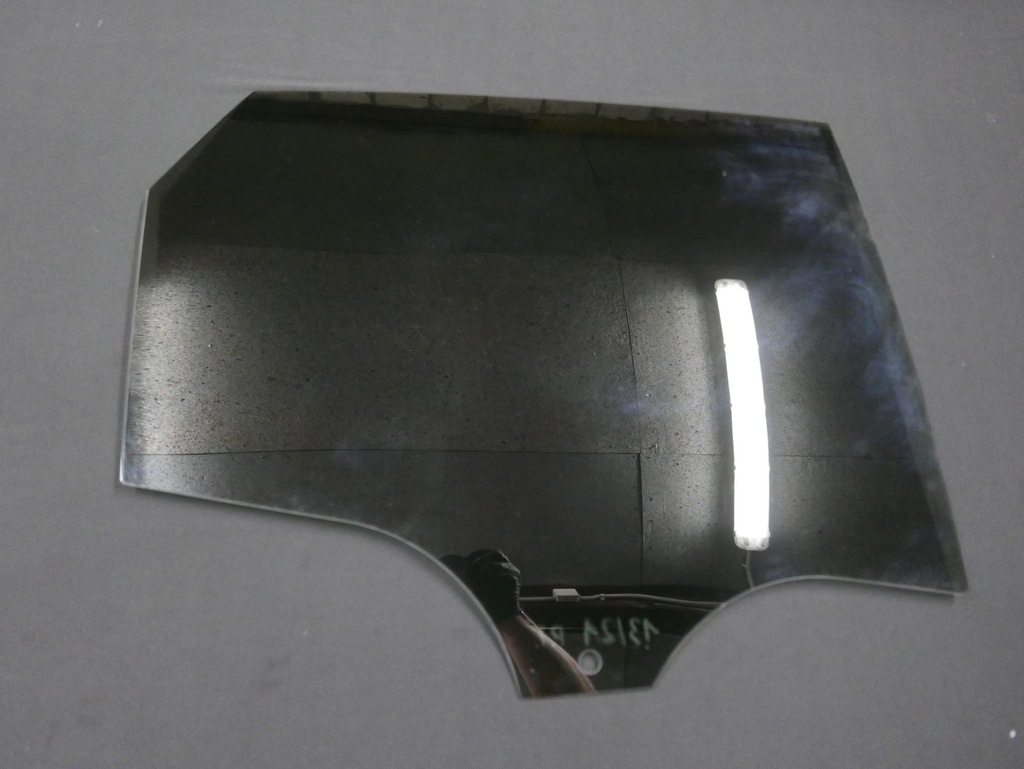 фото №5, Bmw f45 стекло боковая дверь правый задняя тонированная