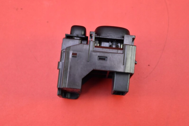 фото №7, Панель регулювання дзеркал 183647 toyota avensis t27 lift 09-18