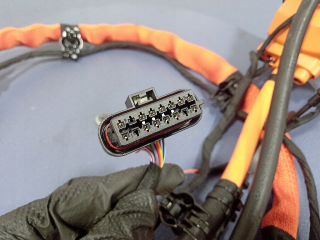 фото №5, C klasa w206 300e разъём зарядки plug in a2065402157