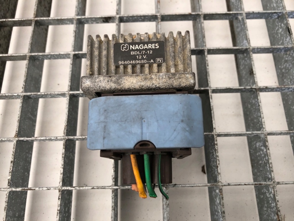 фото №1, Реле свеча накаливания renault master ii 9640469680 2.5 115km модуль