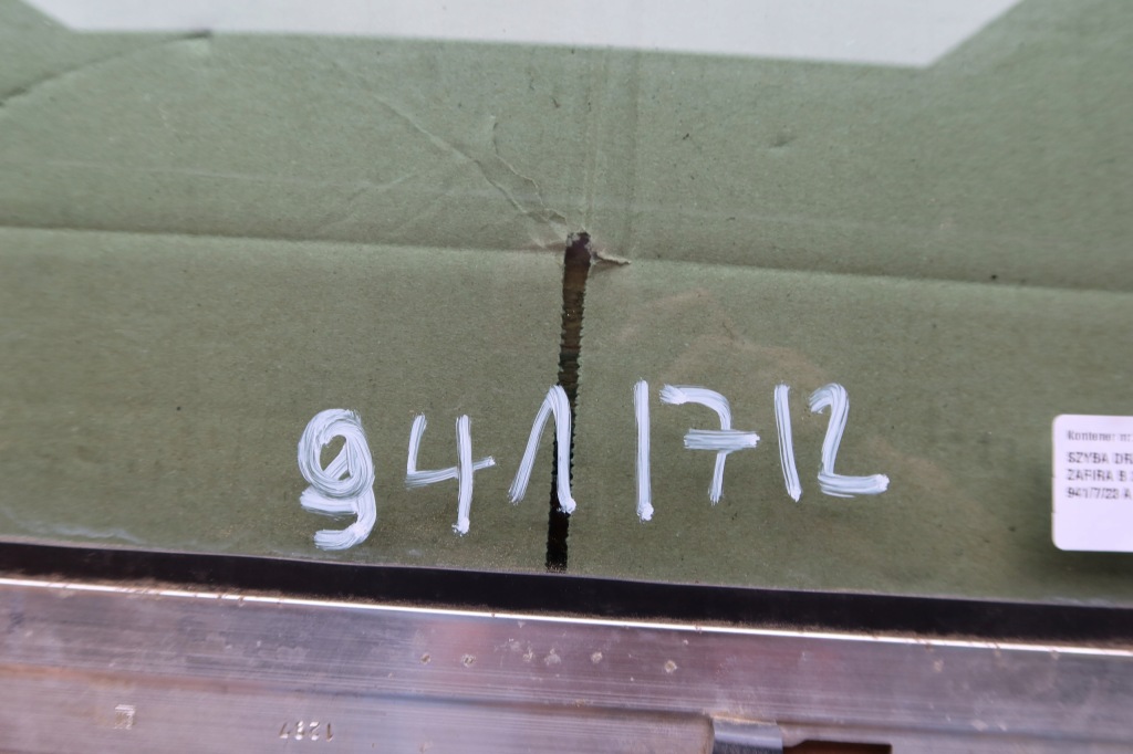 Стекло дверь правый перед zafira b 2007 rok Доставка