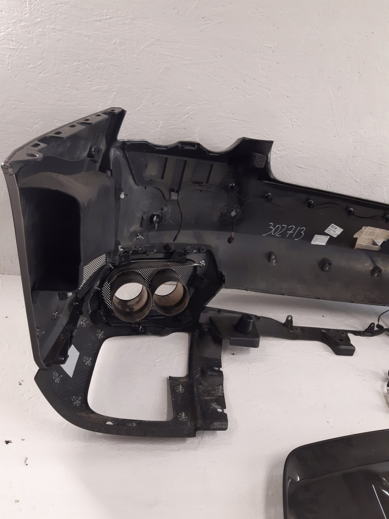 Ferrari 812 gts карбон задний  бампер бампер с Разборки