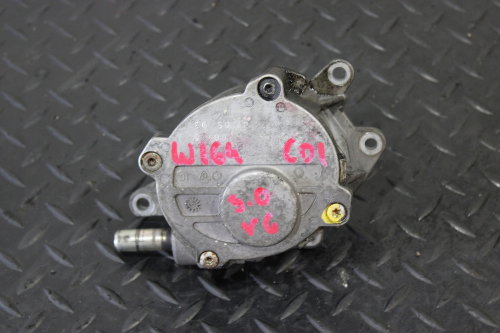 фото №1, Кронштейн вакуумa вакуум mercedes w164 v6 6422300165