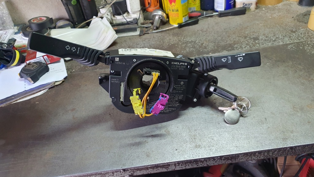 Купити Opel vectra c рестайлінг  - перемикачі перемикач підрульовий  стрічка 13204146