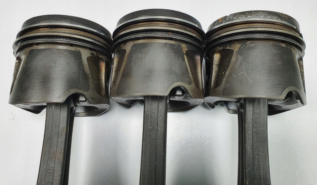 Поршень + шатун jeep grand cherokee 3 wh 3.0 crd 8340e Оригинал